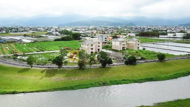 宜蘭農舍  安農溪河畔第一排歐宮農舍 緊鄰羅東運動公園 