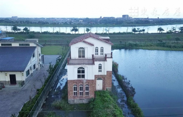 宜蘭農舍-冬山河休閒電梯農舍 水岸第一排 休閒農業區 可申請合法民宿