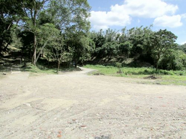三灣悠閒山坡地 +大坪數建地