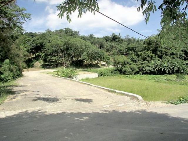 三灣悠閒山坡地 +大坪數建地