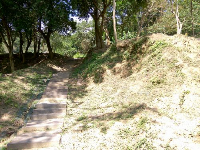 三灣悠閒山坡地 +大坪數建地