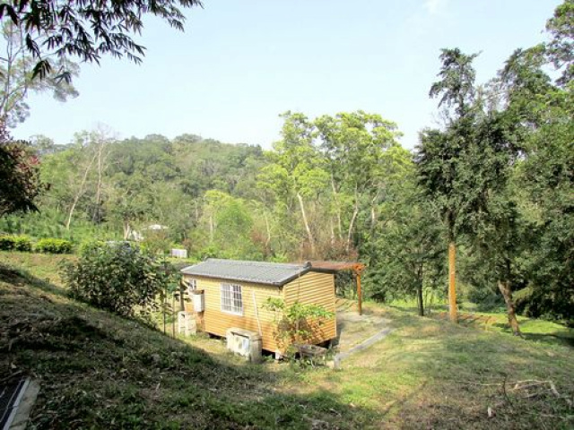 三灣永和山漂亮休閒地*-*現成貨櫃屋一間水電都有