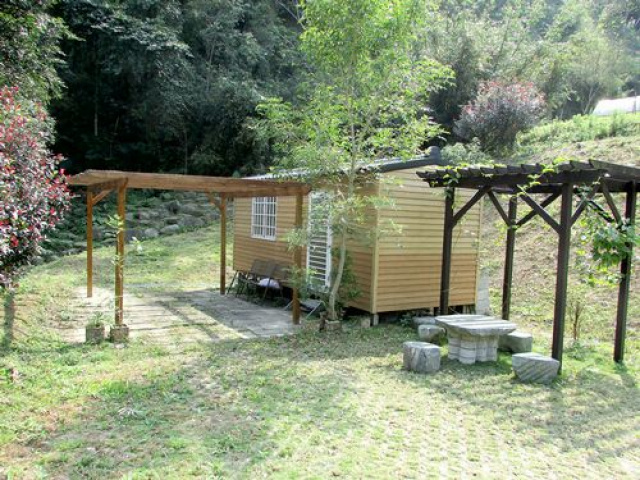 三灣永和山漂亮休閒地*-*現成貨櫃屋一間水電都有