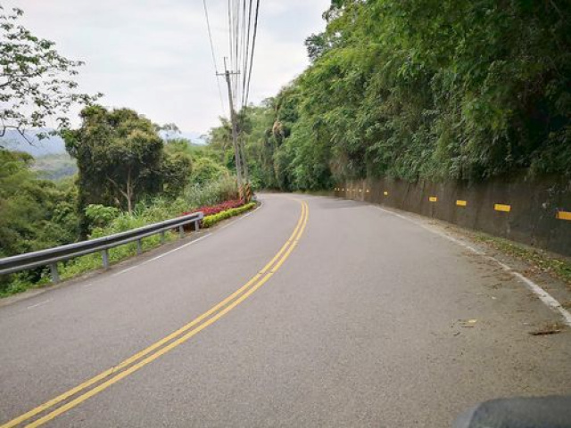 明德水庫環湖路旁山坡地*-*頭屋北岸環湖道路
