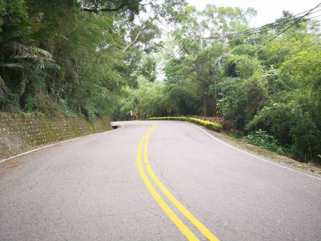 明德水庫環湖路旁山坡地*-*頭屋北岸環湖道路