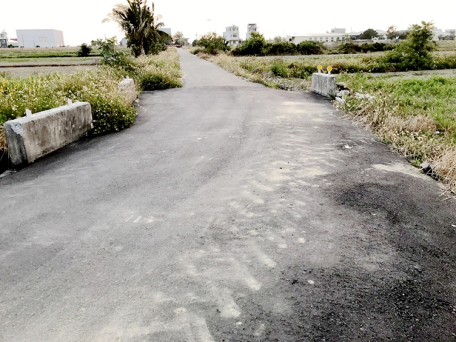 七股孔雀山莊旁農地