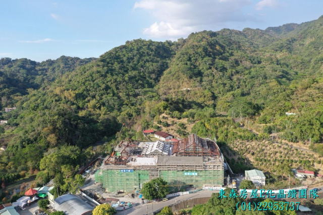 台中太平頭汴坑山田路旁，苗圃保值山坡地