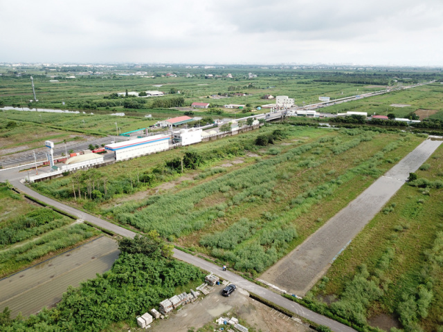 台南七股都市計畫旁雙面路農地