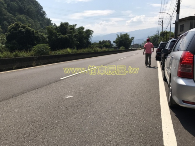 芎林倉儲地(正臨富林路)