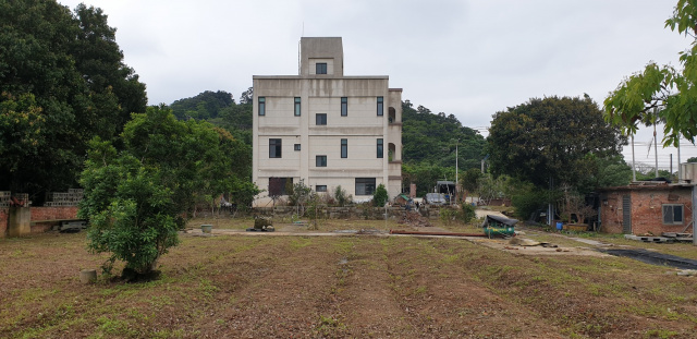 三灣合法農舍加全平坦農地