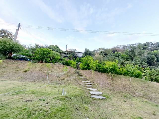夢幻正臨湖邊合法農舍+資材室休閒美地