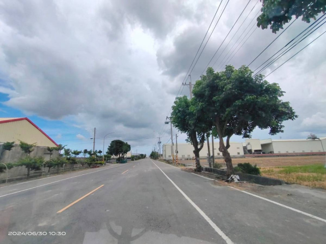 大路旁方正填土大農地