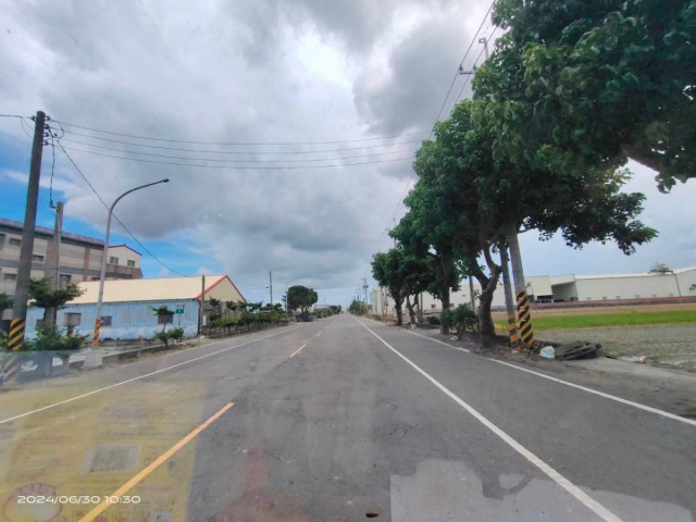 大路旁方正填土大農地